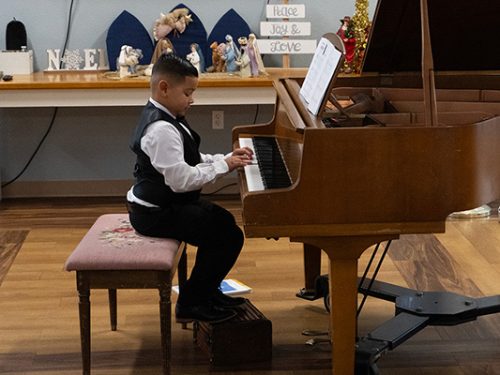 Carla-Joy—Piano-Recital—DSC08373_400