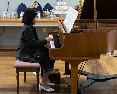 Carla-Joy—Piano-Recital-DSC08374_400